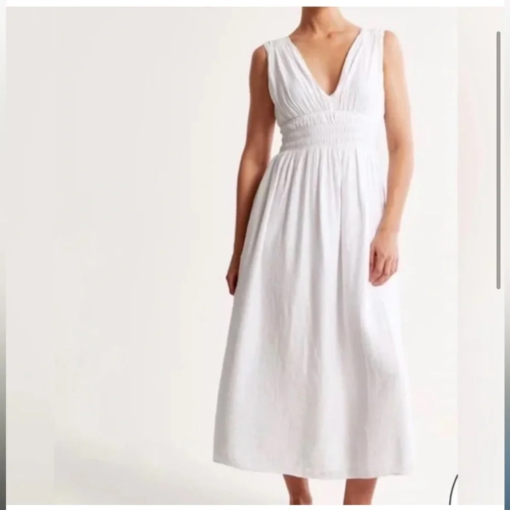 abercrombie white maxi dress + FITCH Bridal Sheer Skirt Applique Lace a bow detail at the neckline and functional zipper closure for the perfect fit Empire waist smocked bodice white